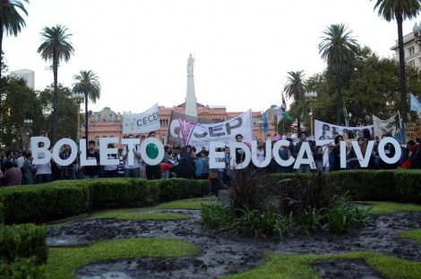 Movilización a la Legislatura Porteña por el Boleto Educativo